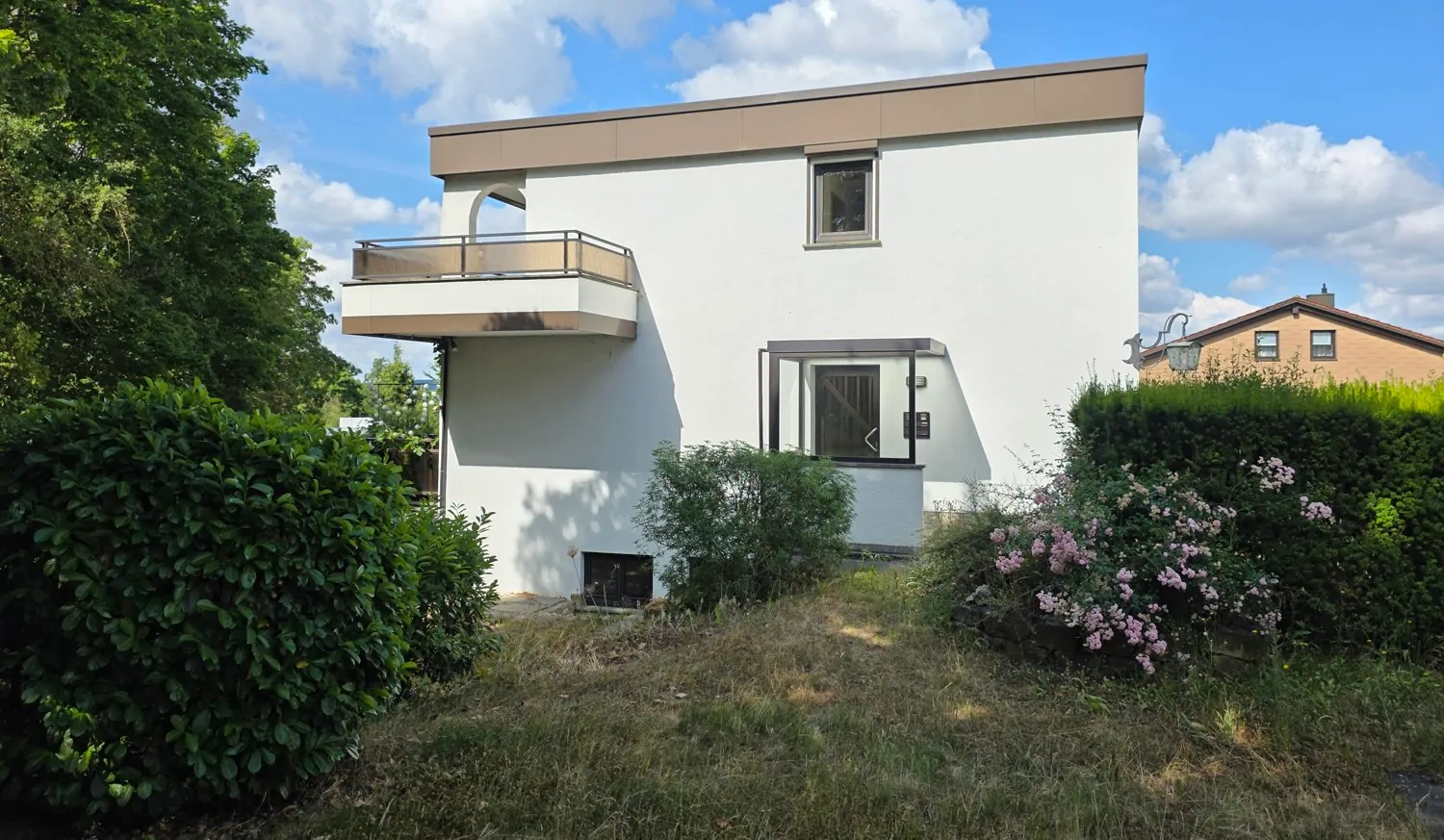 Aussenansicht Ostseite - Hauseingangsbereich #102407