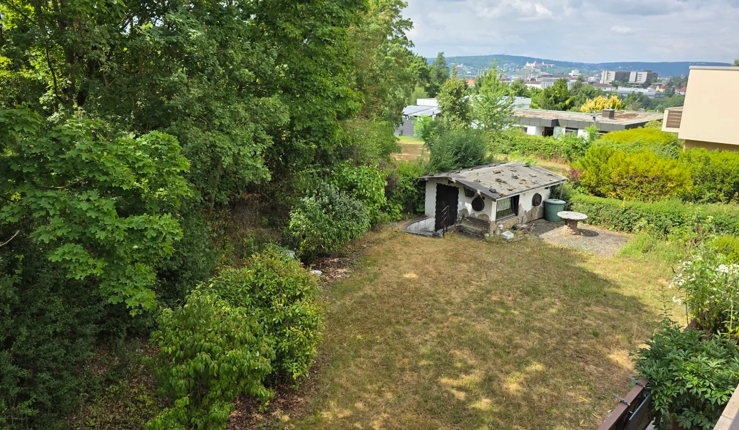 1. OG Balkonausblick in den Garten (1) #111600