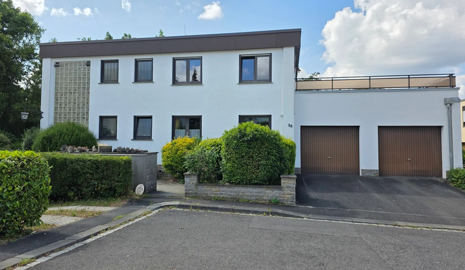 Aussenansicht Norden - mit 2 Garagen #101942