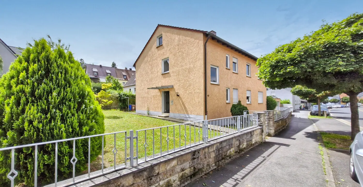 Titel__Front_diagonal_VS_mit_Eingangsseite__20250729_123349_KI-aufgehellt_37954_98589(2)