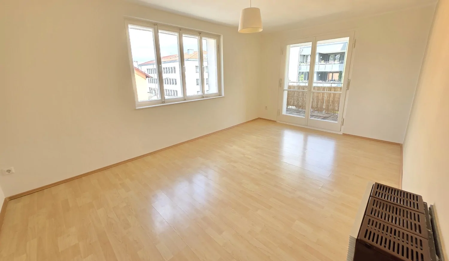 Ihr Wohnzimmer mit Balkonzugang (1) #122710