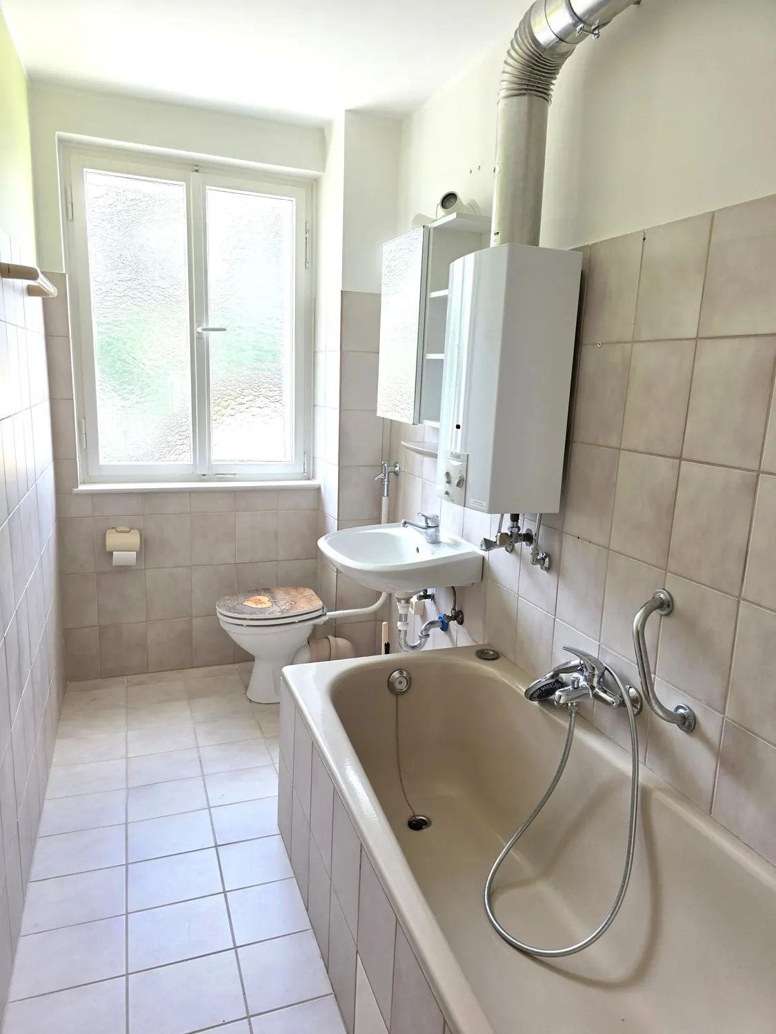 Tageslichtbad mit Wanne #121904