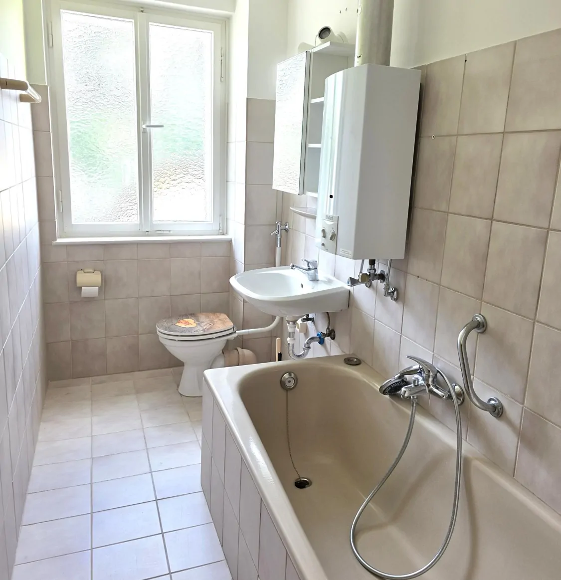 Tageslichtbad mit Wanne #121904