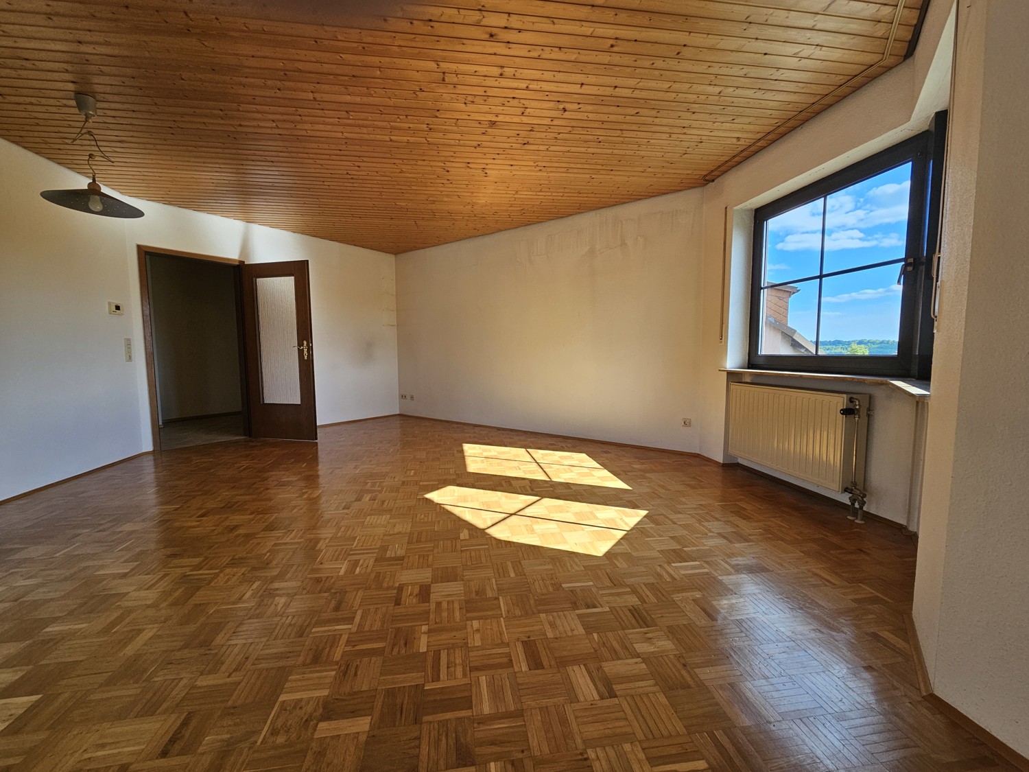 Wohnzimmer mit Blick zum Flur