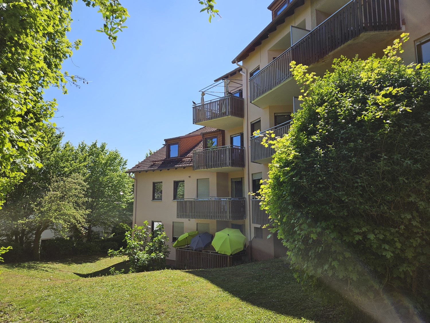Hausrückseite mit Garten