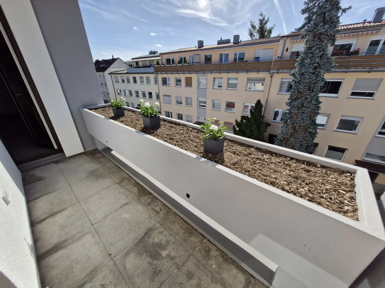 Sonnige Loggia in West-Ausrichtung