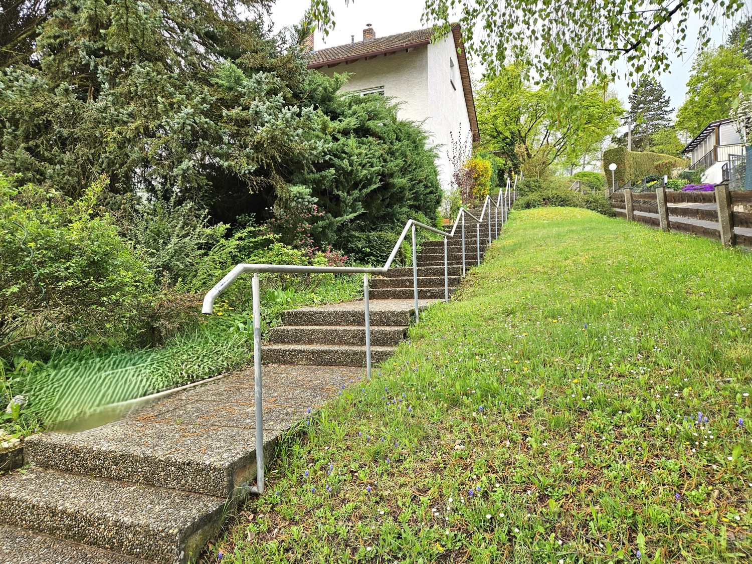 Weg zum Hauseingang