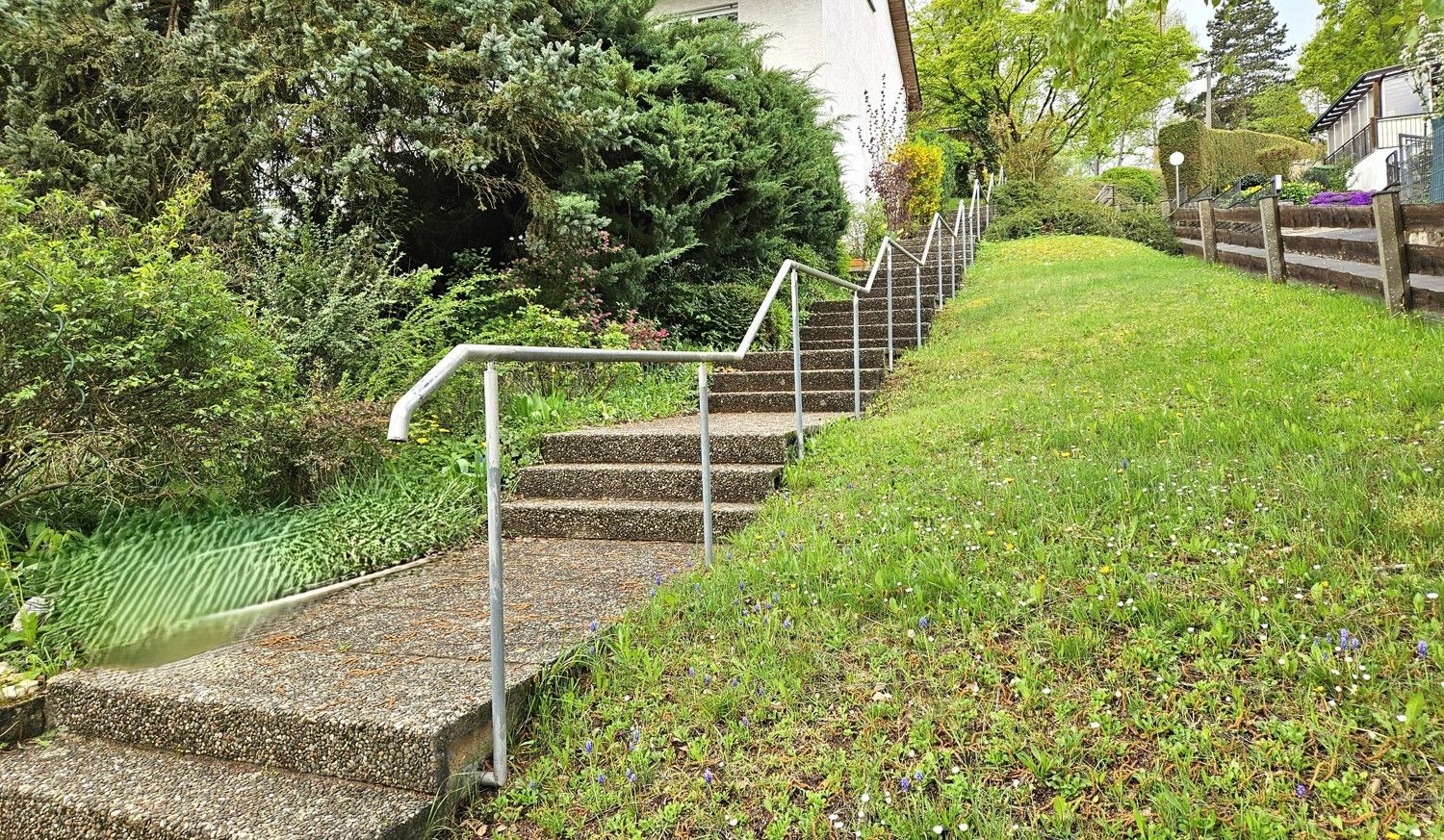 Weg zum Hauseingang