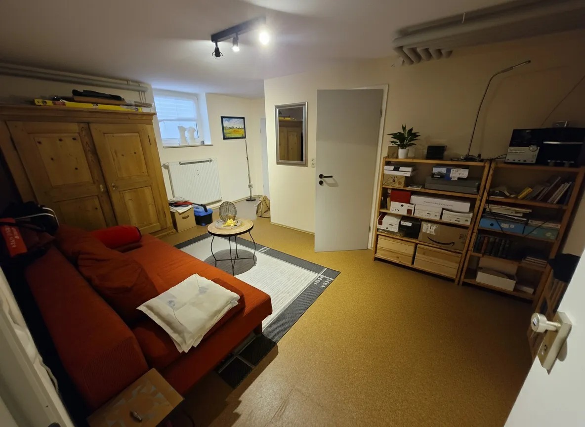 UG, Hobbyraum-Übersicht  (Nutzfläche) mit Fenster, Heizung & WC - Der Wohnung im EG zugeordnet