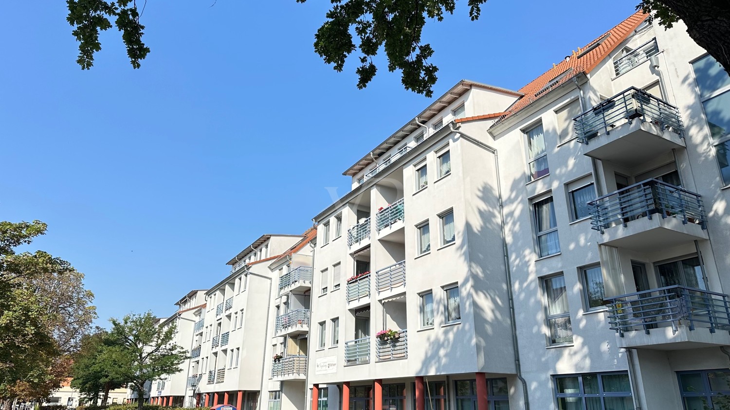 Kapitalanleger aufgepasst: vermietete Wohnung mit Balkon und Stellplatz zu verkaufen!