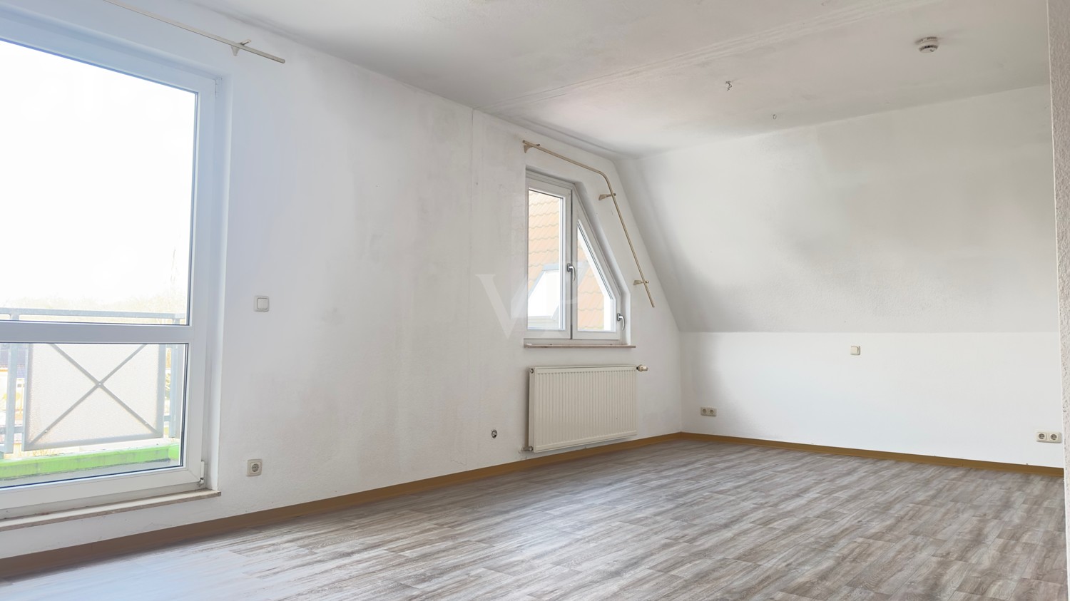 Singles aufgepasst, Dachgeschosswohnung mit Balkon zu vermieten!