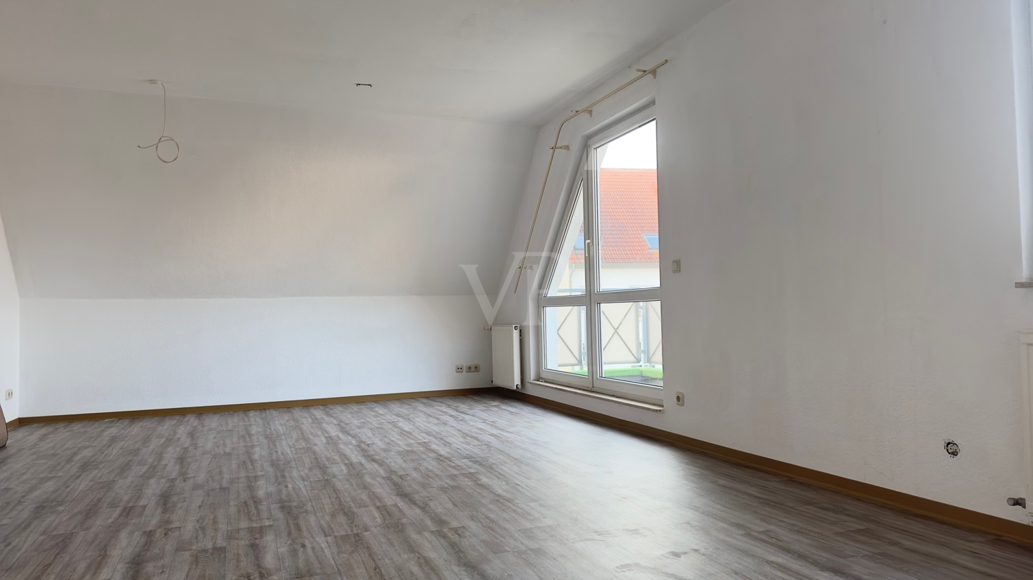 Singles aufgepasst, Dachgeschosswohnung mit Balkon zu vermieten!