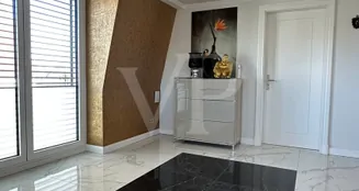 von_poll_real_estate_property_25156011_image_14