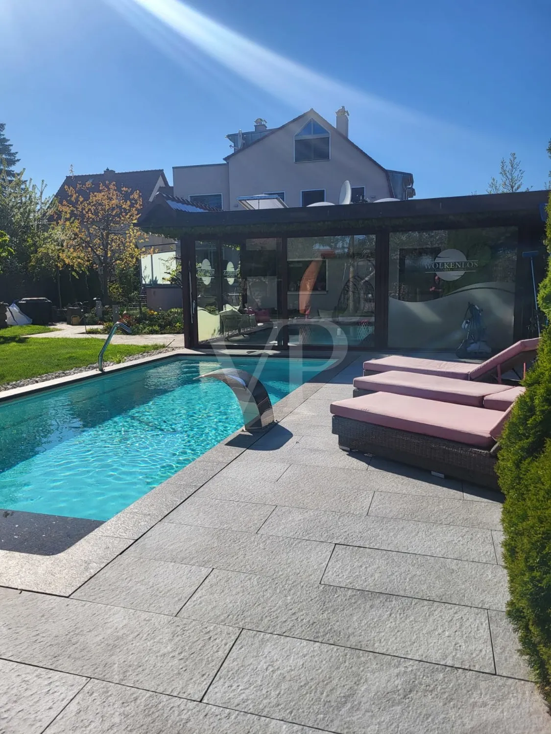 Városi villa exkluzív eleganciával és időtlen jellemzőkkel