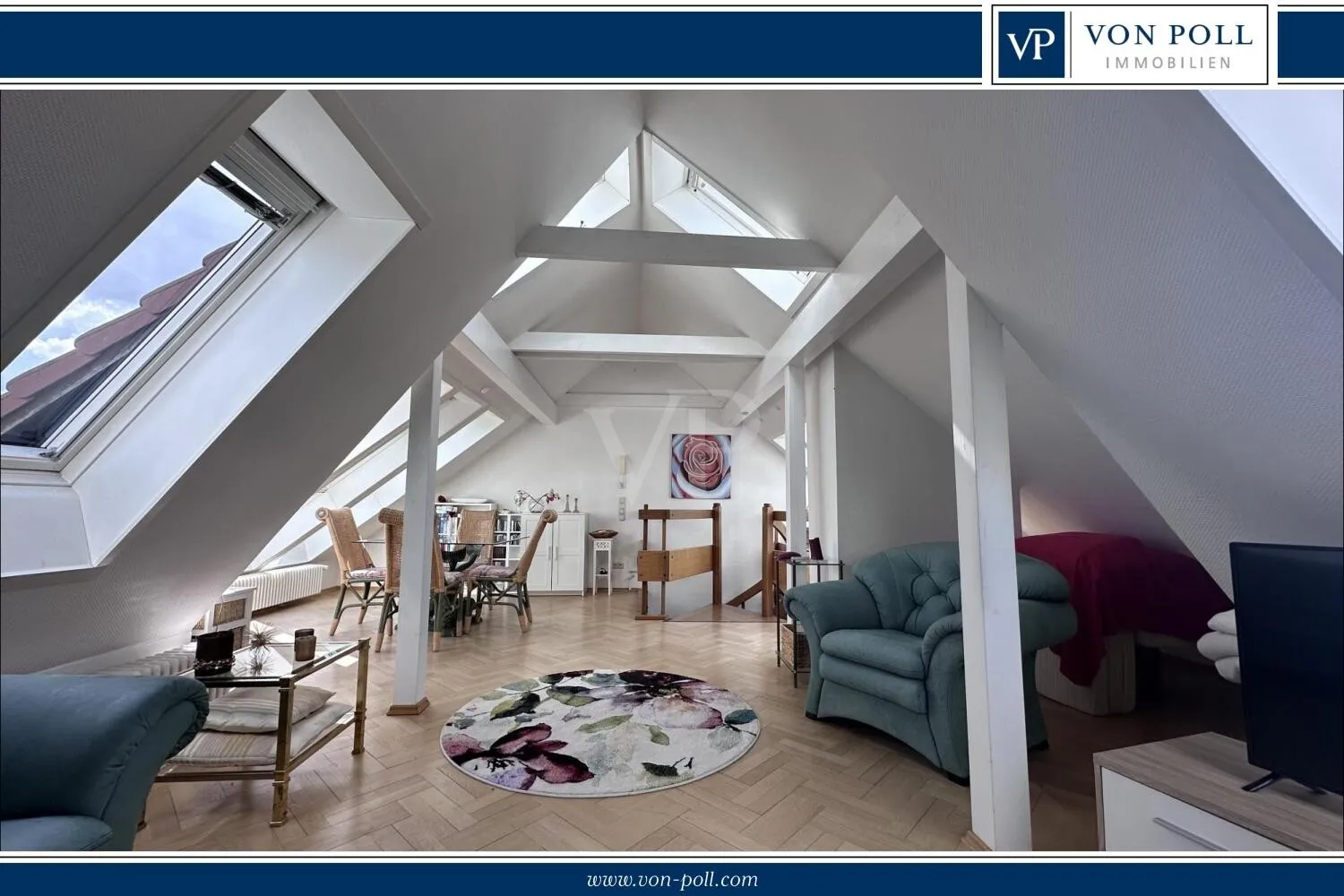 Charmante Doppelhaushälfte mit großzügigem Garten und ausgebautem Dachgeschoss