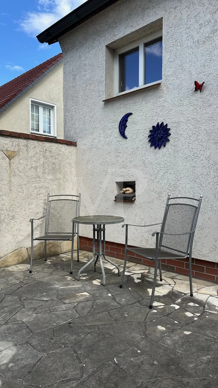 Charmante Doppelhaushälfte mit großzügigem Garten und ausgebautem Dachgeschoss