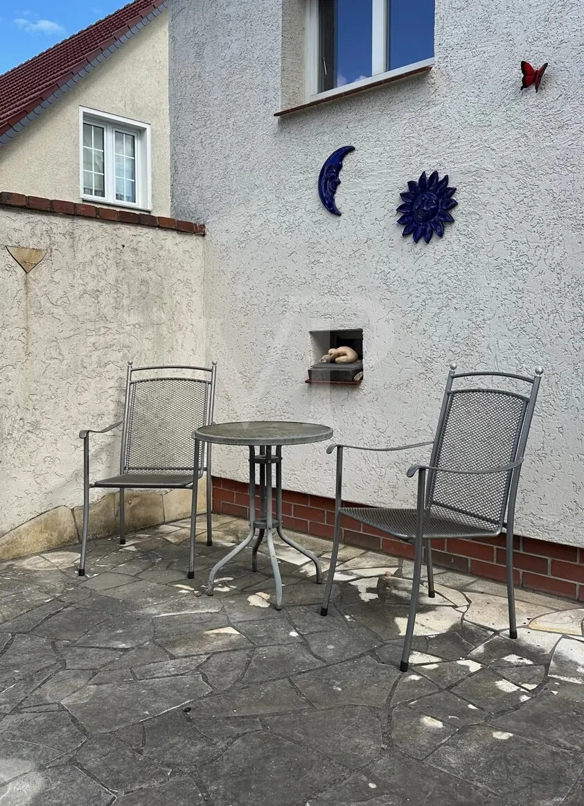 Charmante Doppelhaushälfte mit großzügigem Garten und ausgebautem Dachgeschoss