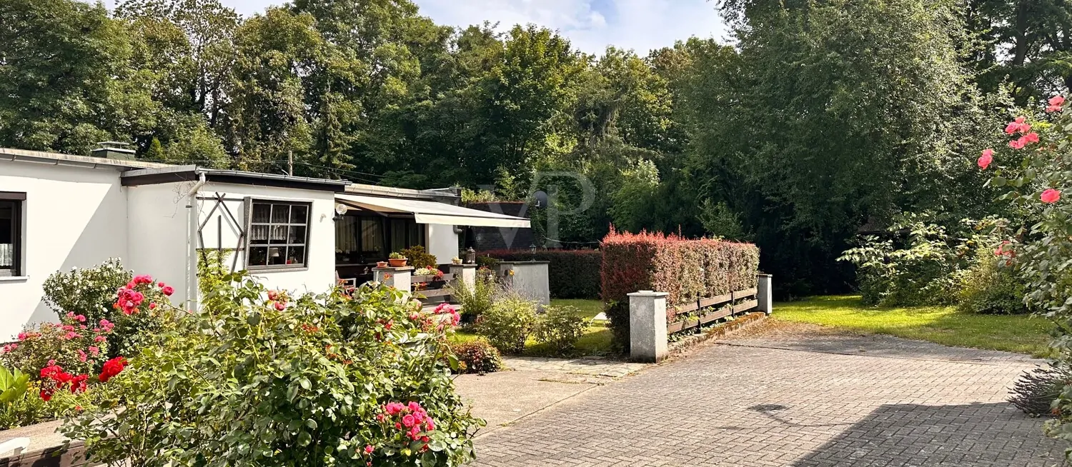 Charmantes Raumgefühl mit sonnigem Garten in gepflegter Doppelhaushälfte