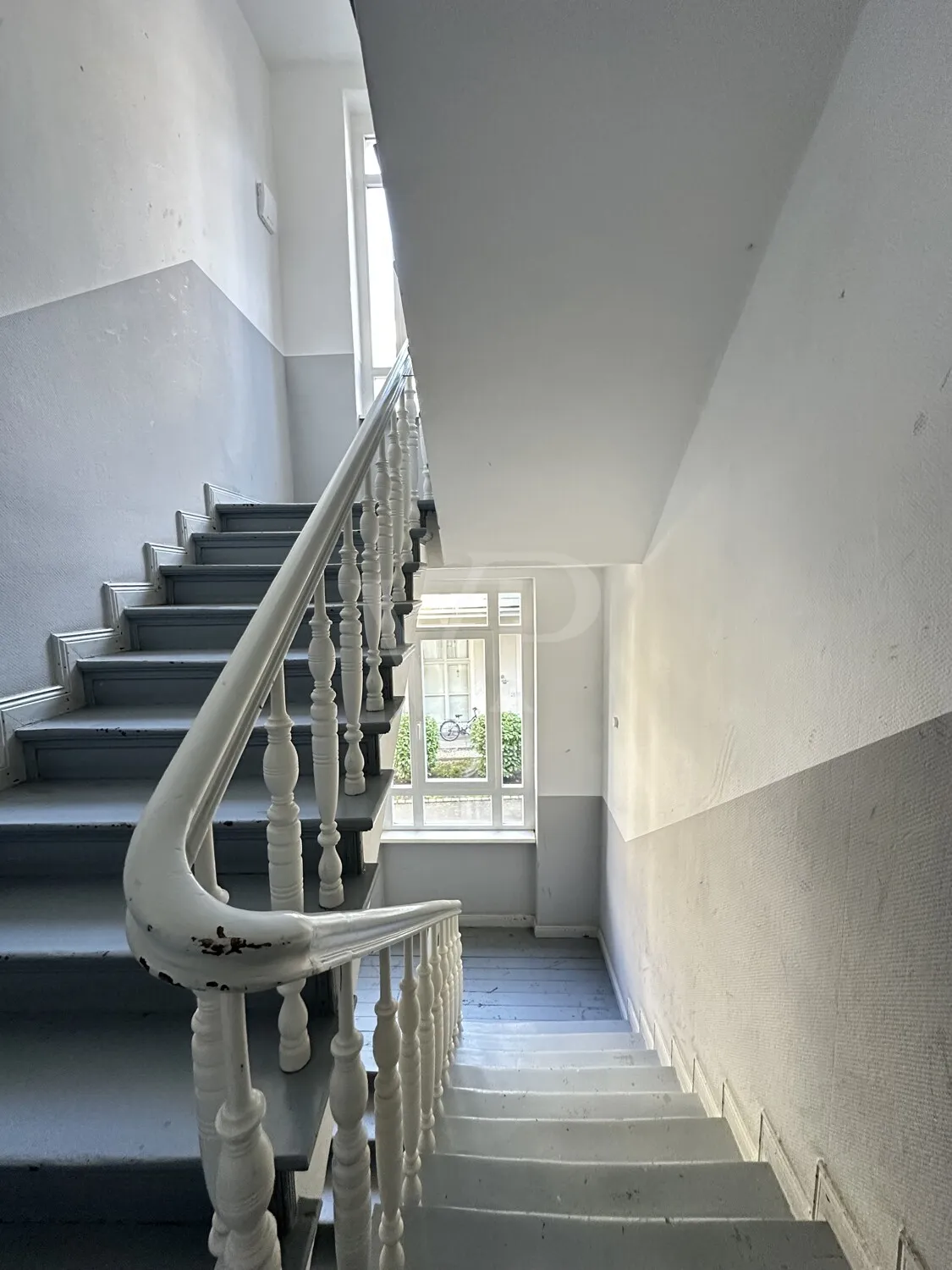 Frisch renovierte 2-Zimmer-Wohnung in Stadtfeld -Ost zu verkaufen!