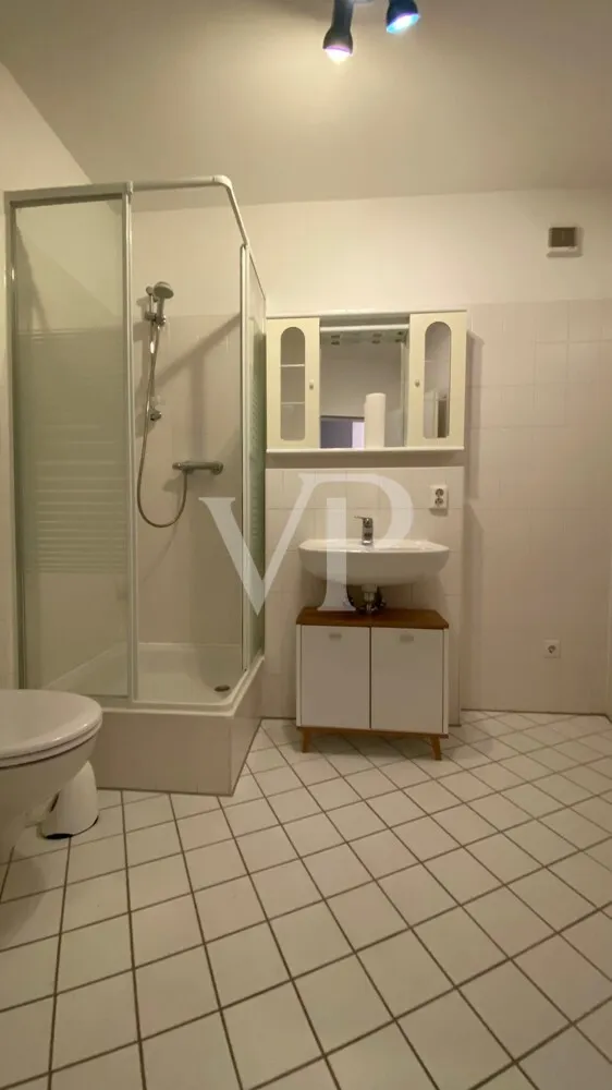 Ihr neues Zuhause, zwei Zimmer mit Küche!