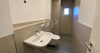 von_poll_real_estate_property_25221065_image_5