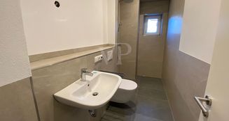 von_poll_real_estate_property_25221005_image_5