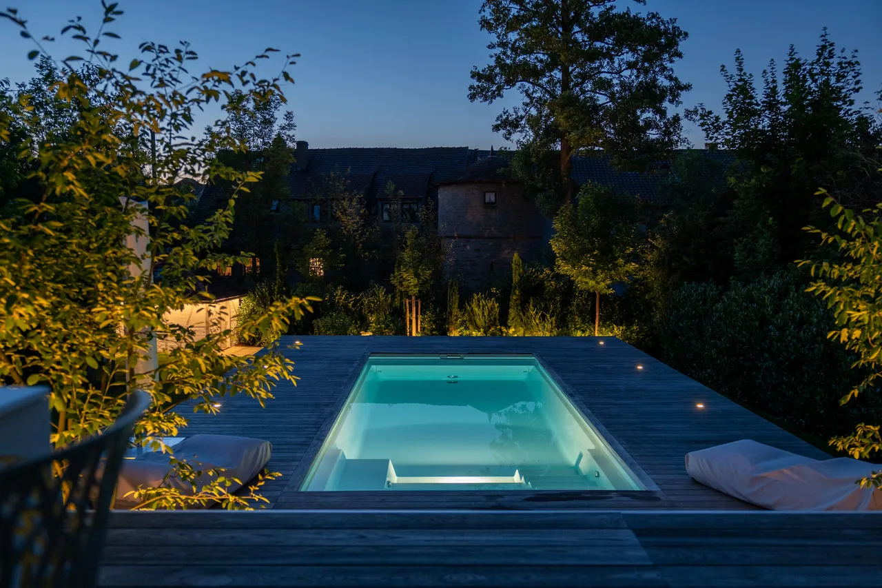 Blick zum Pool