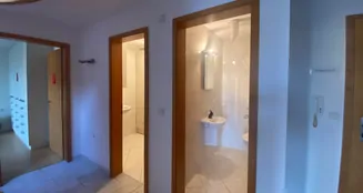 von_poll_real_estate_property_25221072_image_2