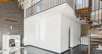 von_poll_real_estate_property_25221021_image_0