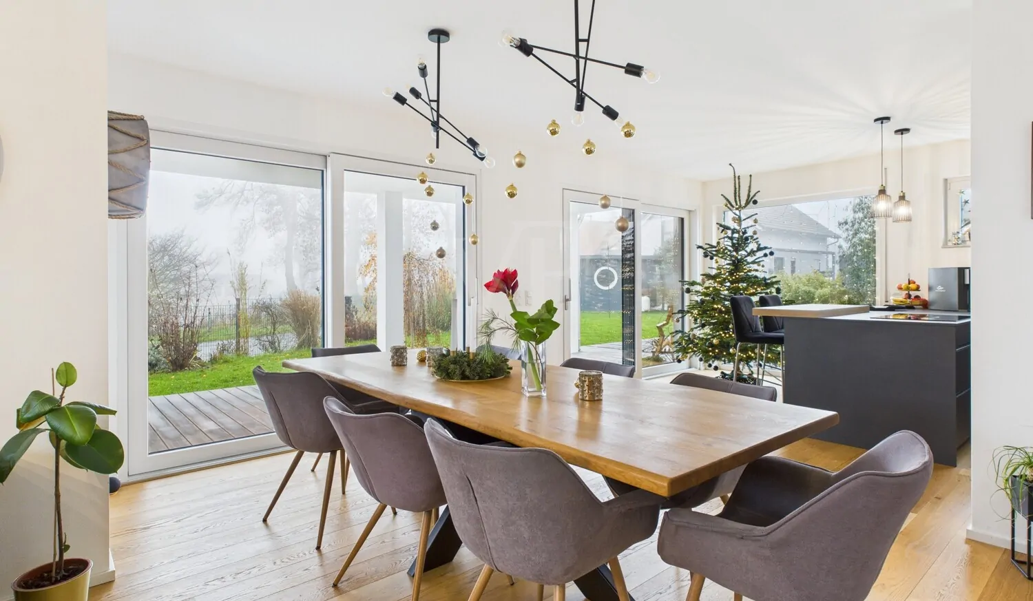 Essbereich mit Küche