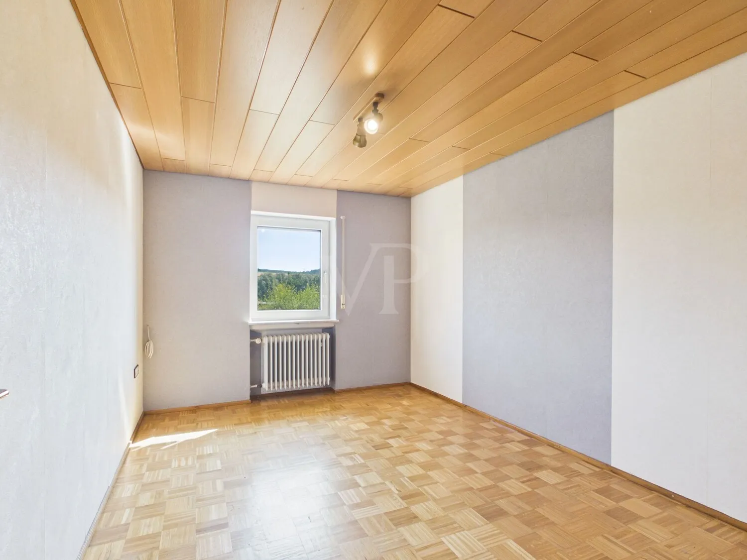 Zimmer 1 (mit Küchenanschlüssen) KG