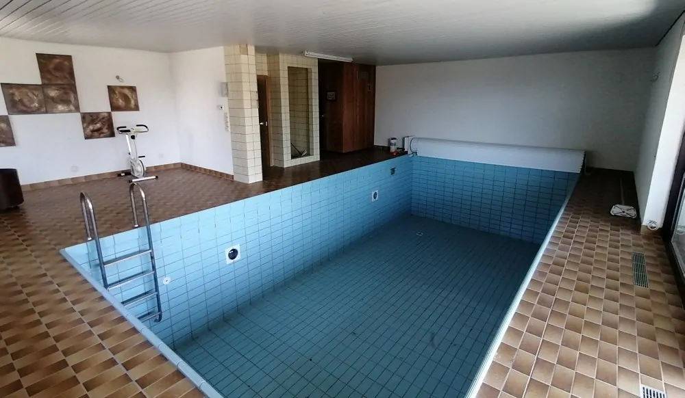 Swimmingpool weitere Ansicht
