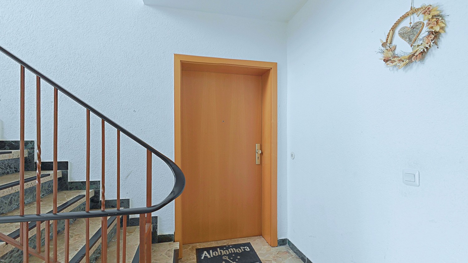 OG - Wohnungstür
