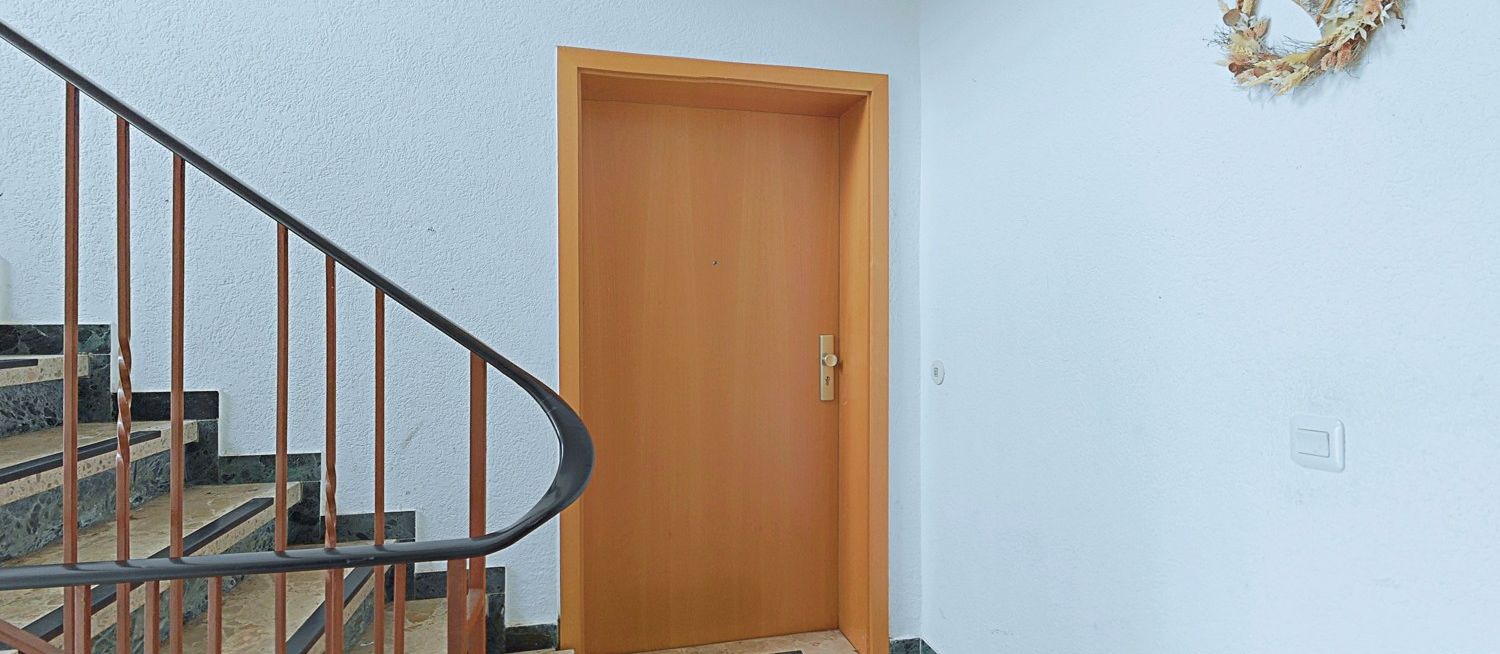 OG - Wohnungstür