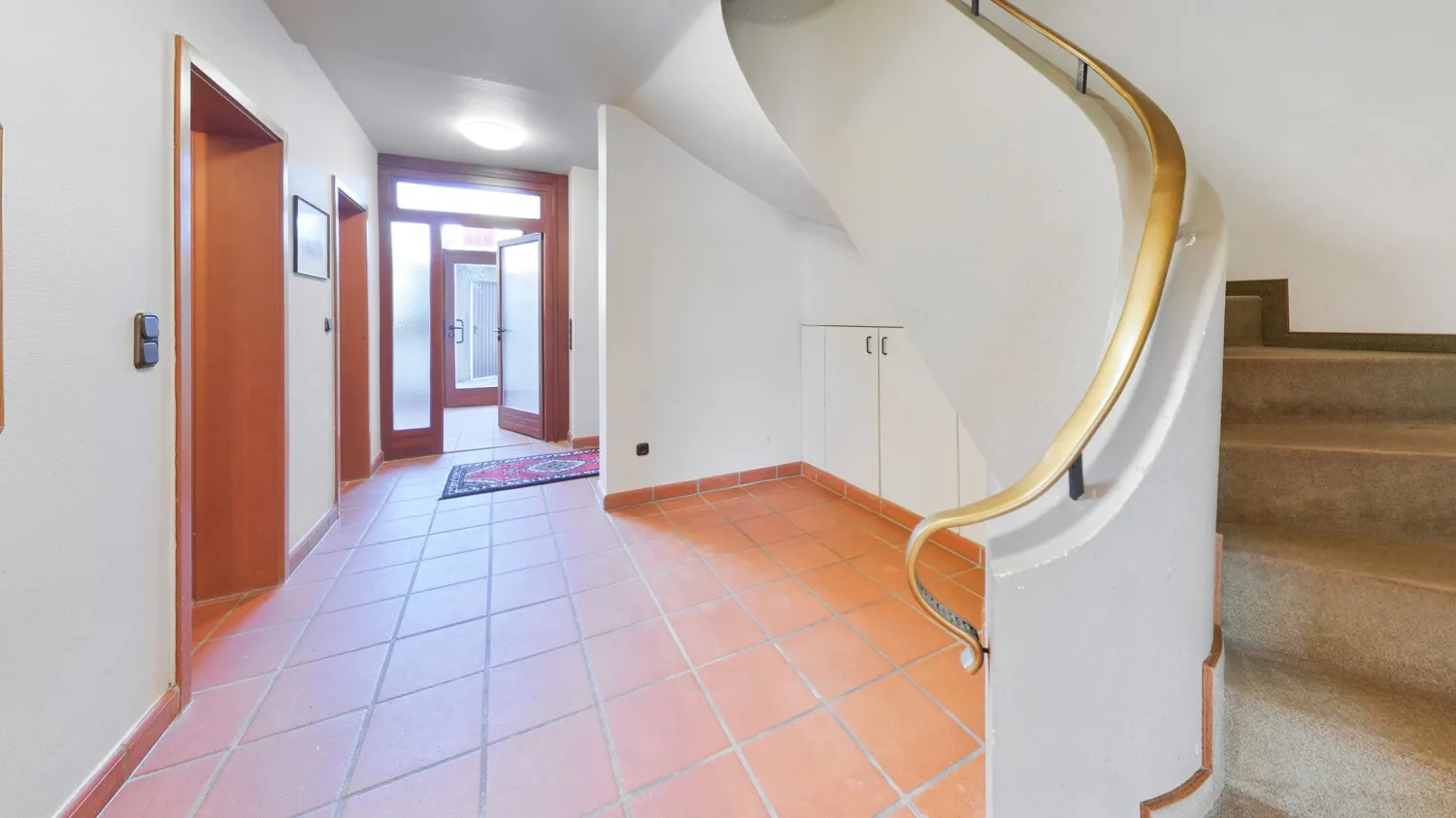 Flur mit Treppe