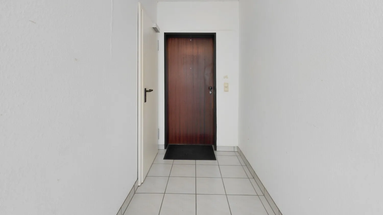OG Rechts Wohnungstür