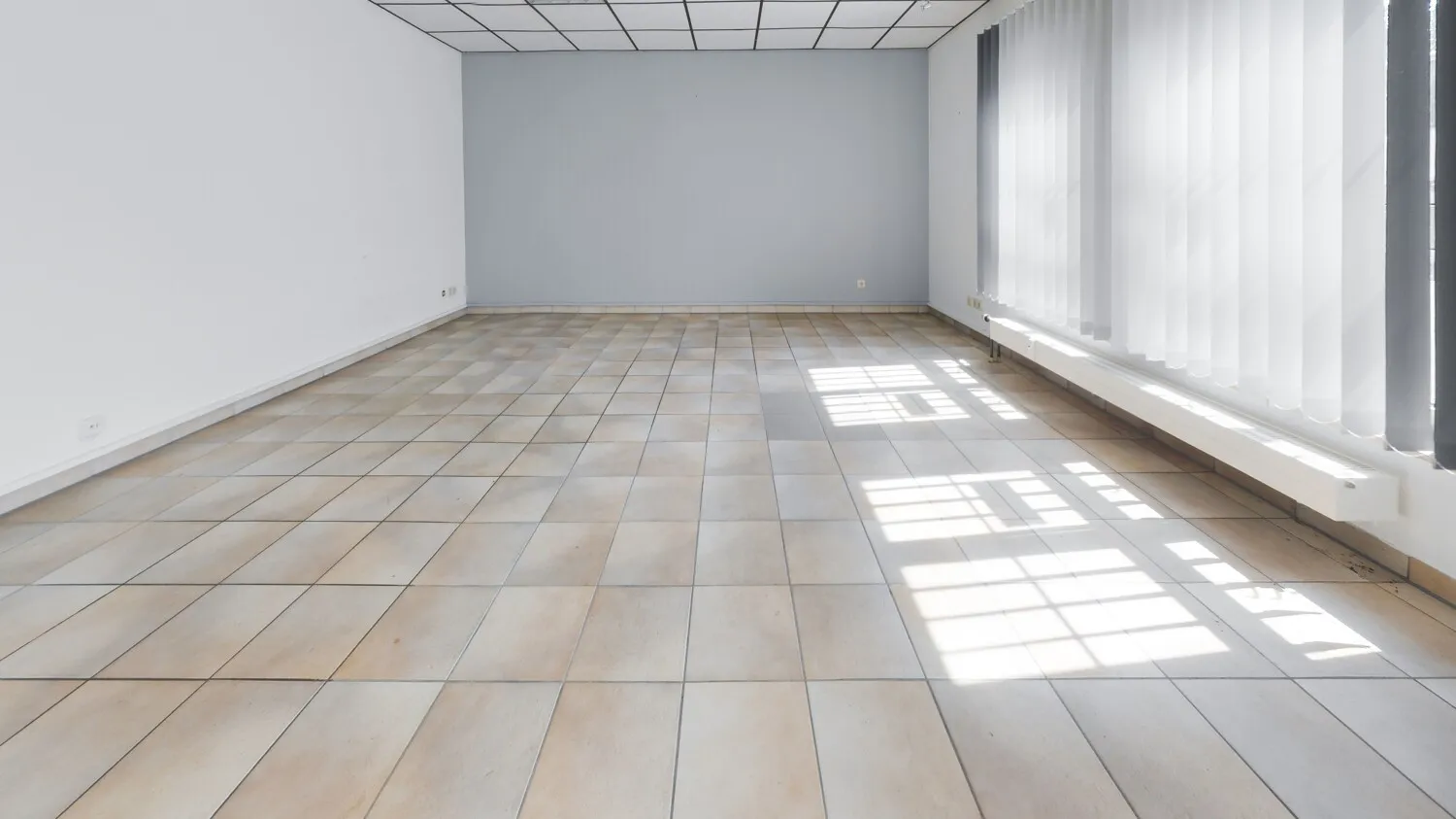 Hauptraum Büro