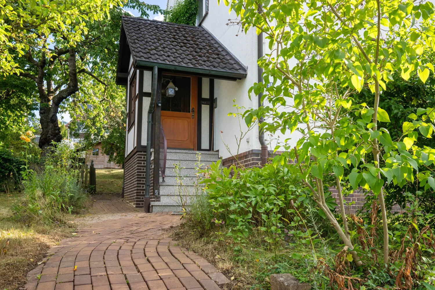 Weg zum Hauseingang