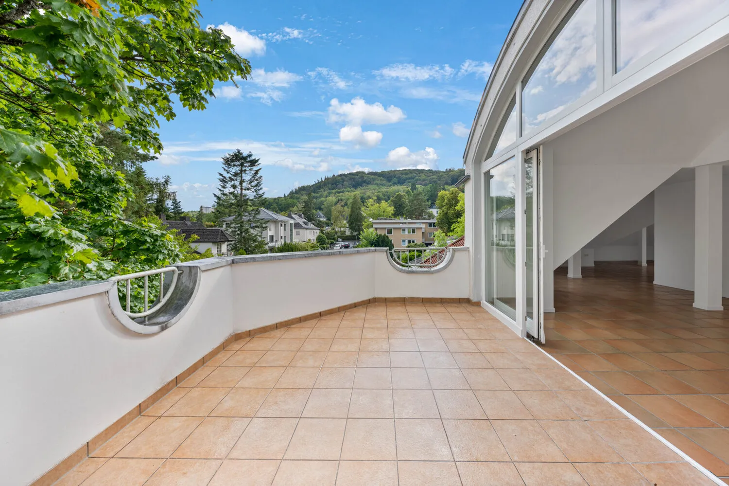 Balkon - Blick zum Harbichtswald