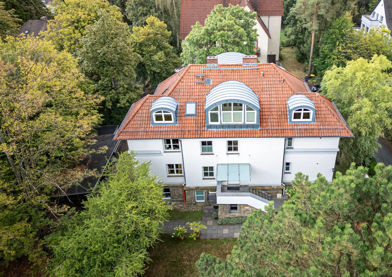 Besondere Architektur trifft stilvolles Wohnen - Dachgeschosswohnung am Mulang