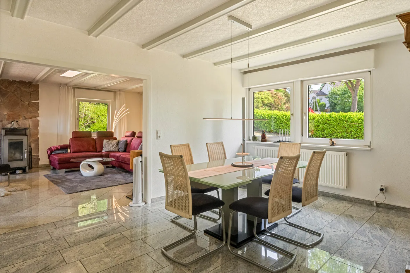 Esszimmer mit Wohnzimmer