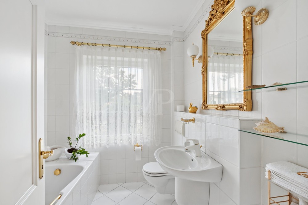 Badezimmer EG