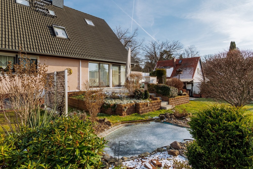 Hausansicht/ Garten