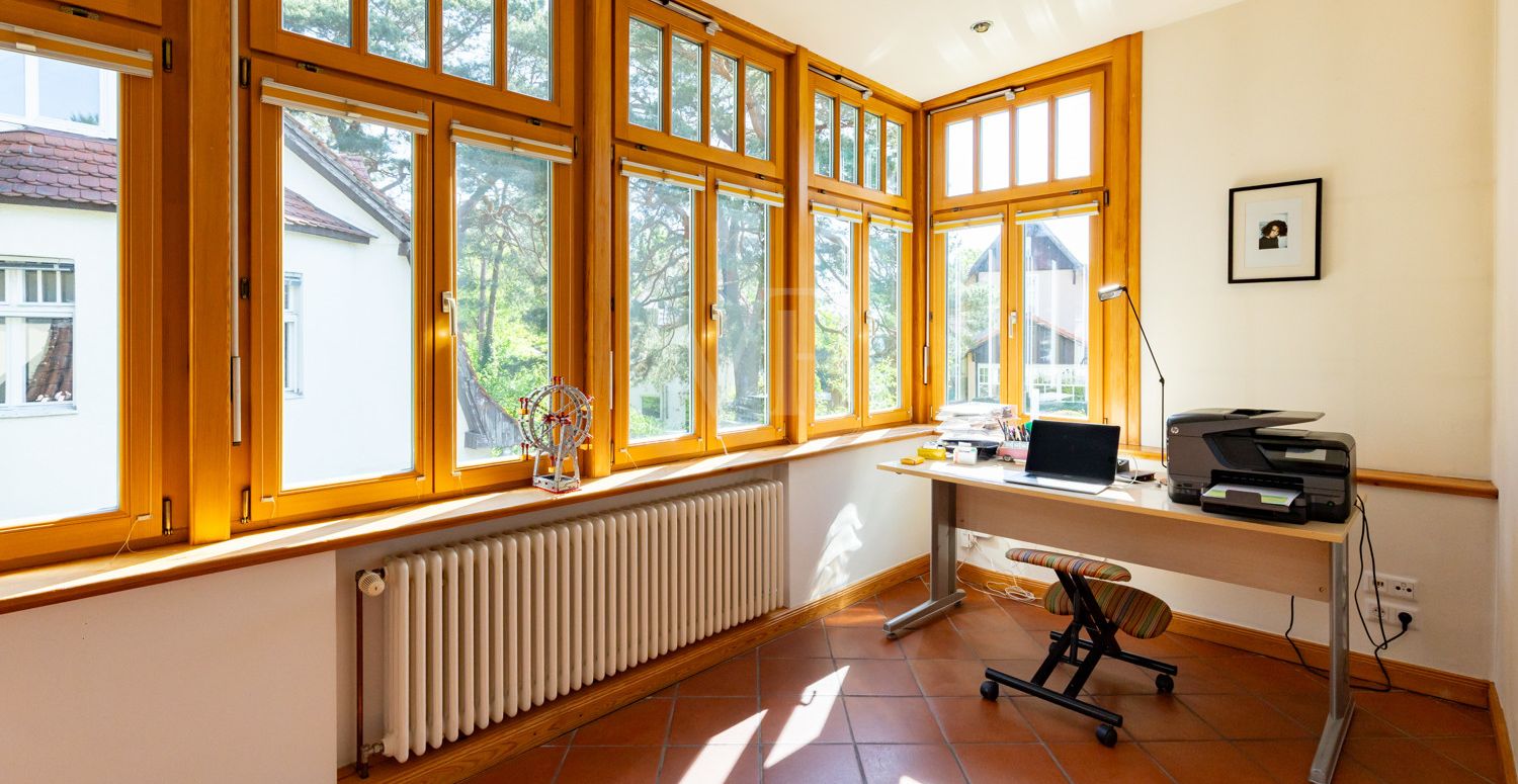 Büro / Zimmer