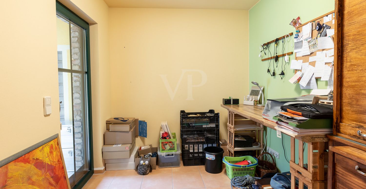 Büro EG
