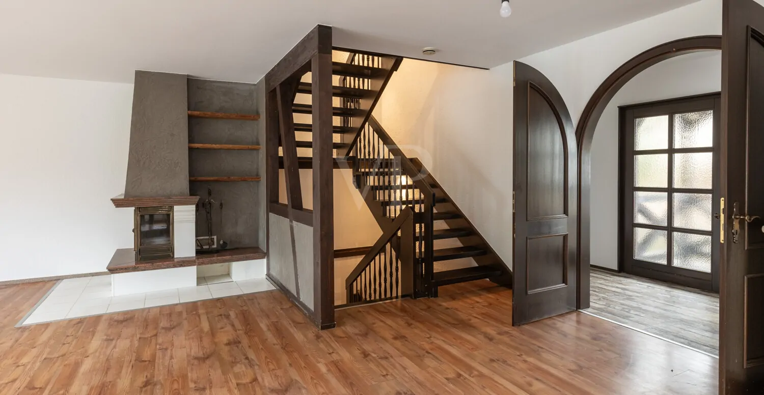 Kaminecke und Treppenbereich