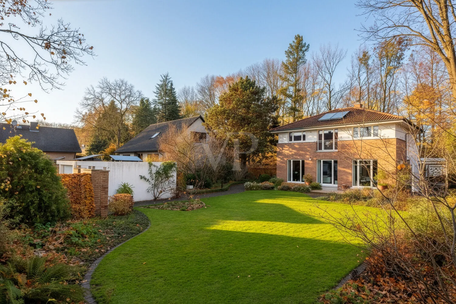 Garten und Hauptterrasse