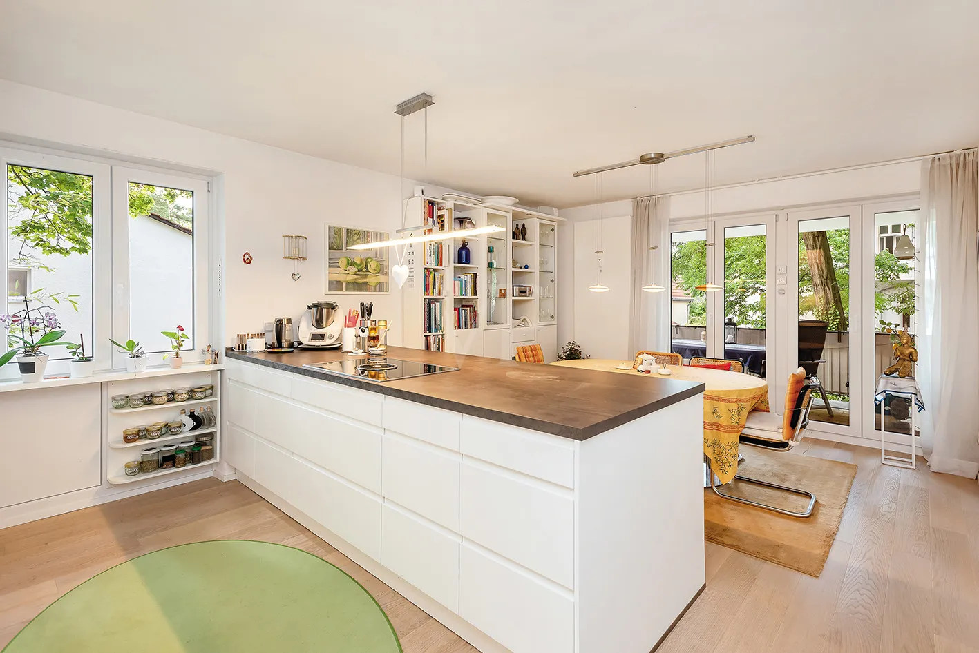 Küche mit Essbereich