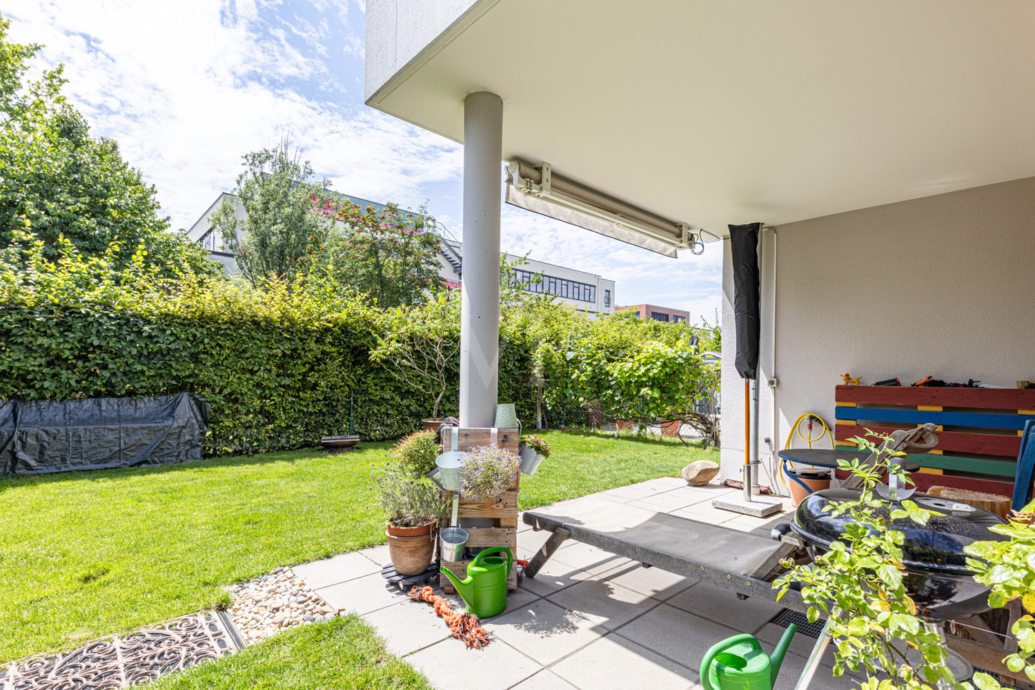 Terrasse mit Garten