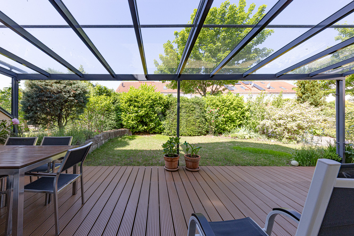 Terrasse mit Garten